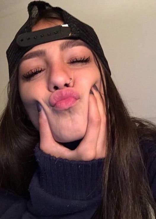 Maleena, 22