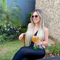 Nicole, 21