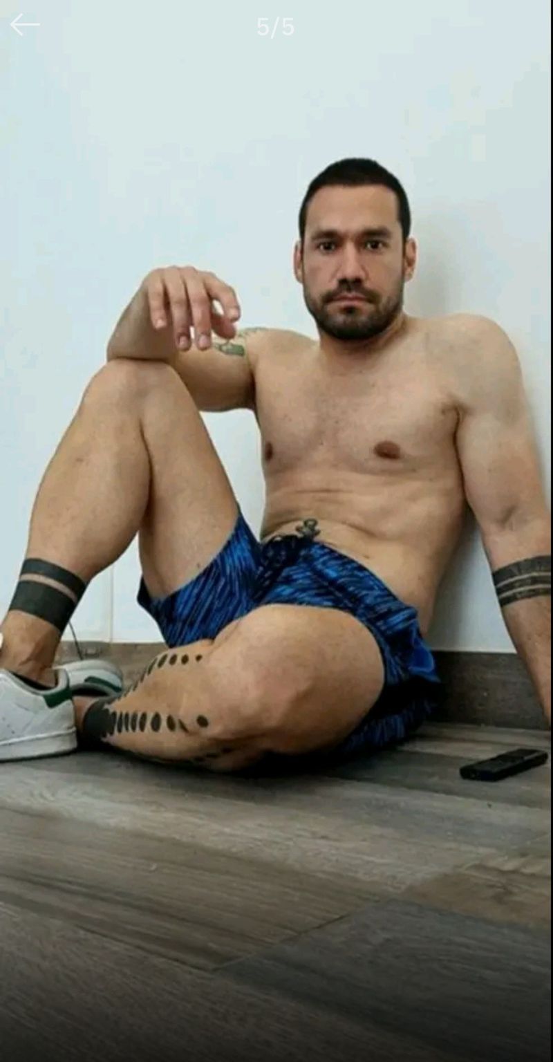 Gaston, 36
