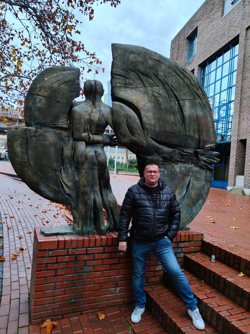 Grzegorz, 49