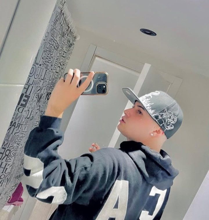 Nehuen, 21