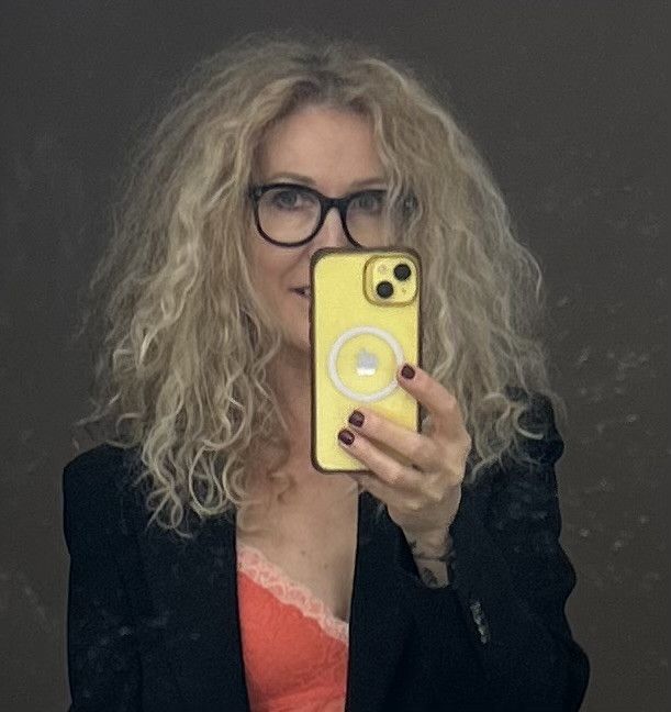 Mylene, 56