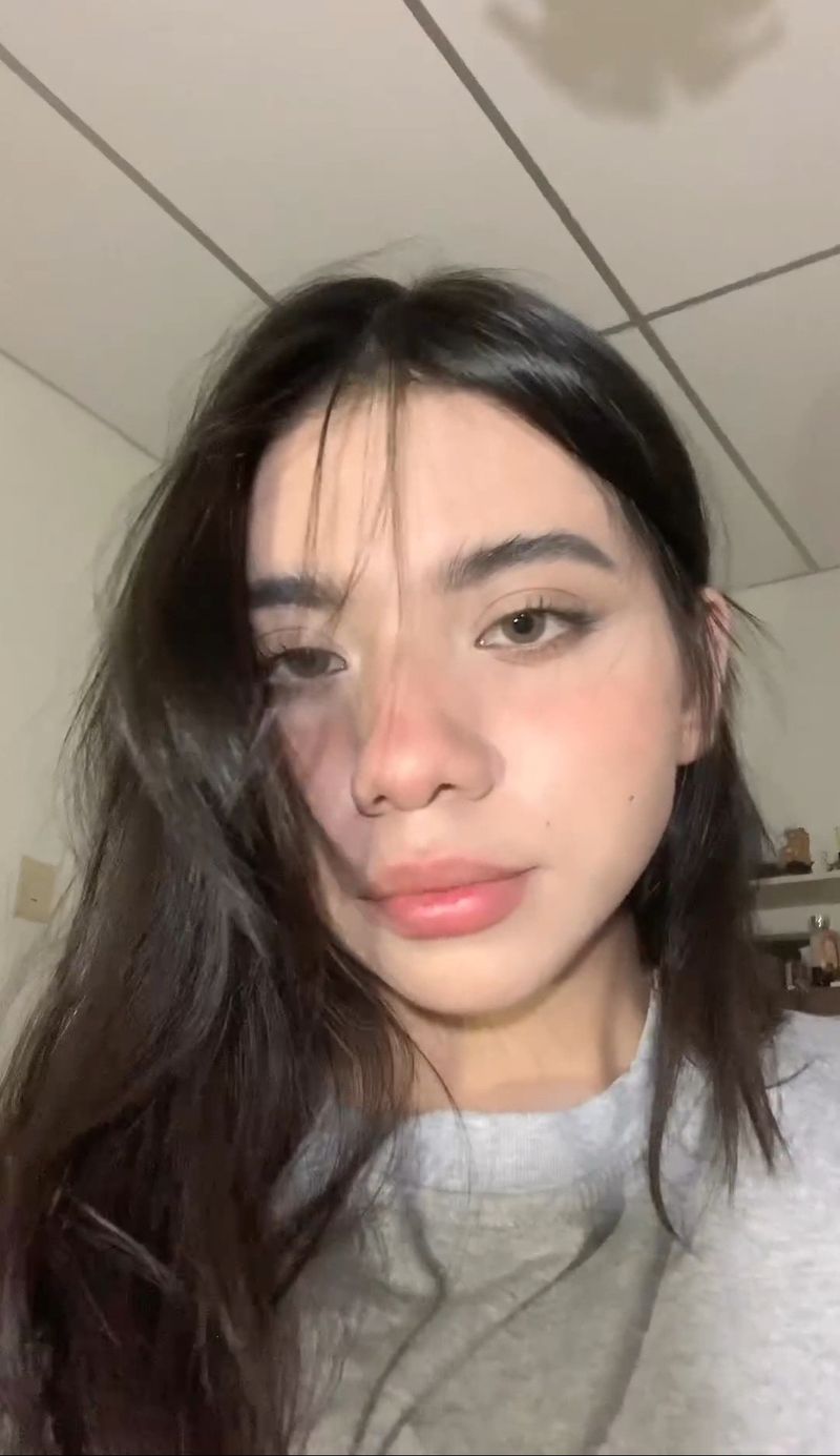Angie, 19