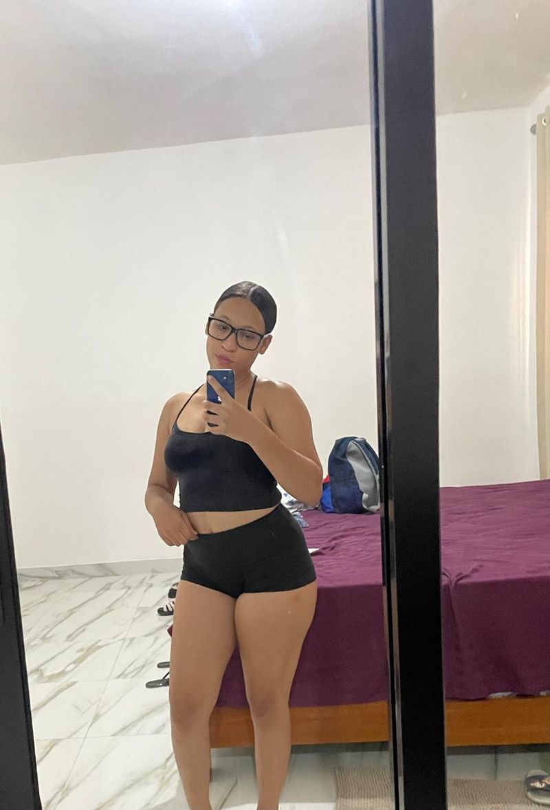 Scarlet, 24