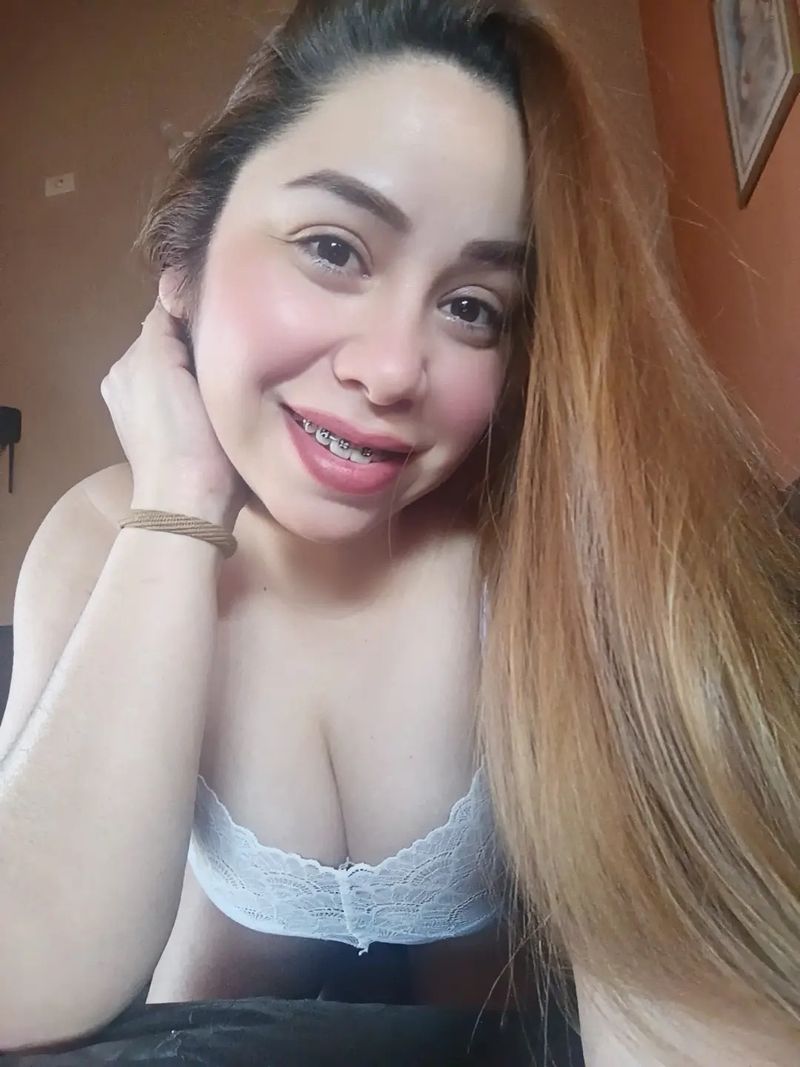 Ana, 32