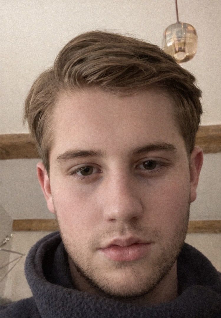 Etienne, 25