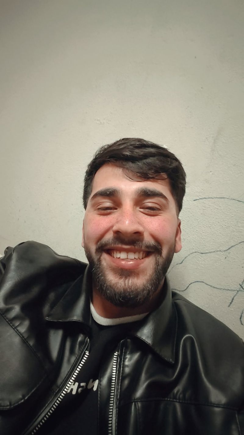 Ferhat, 24