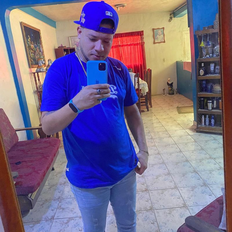 Yosner, 33