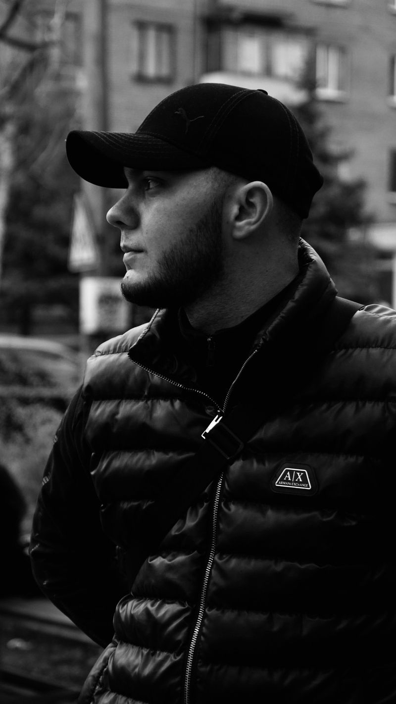 Vladislav, 24
