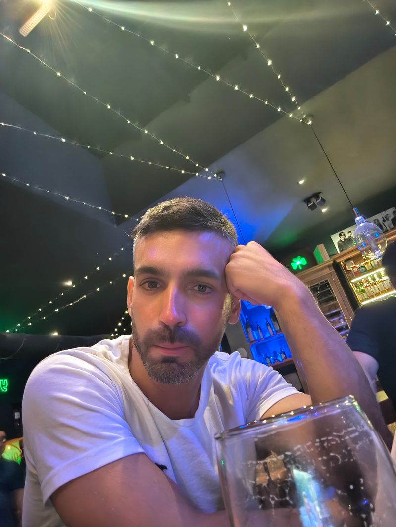 Jonathan, 34