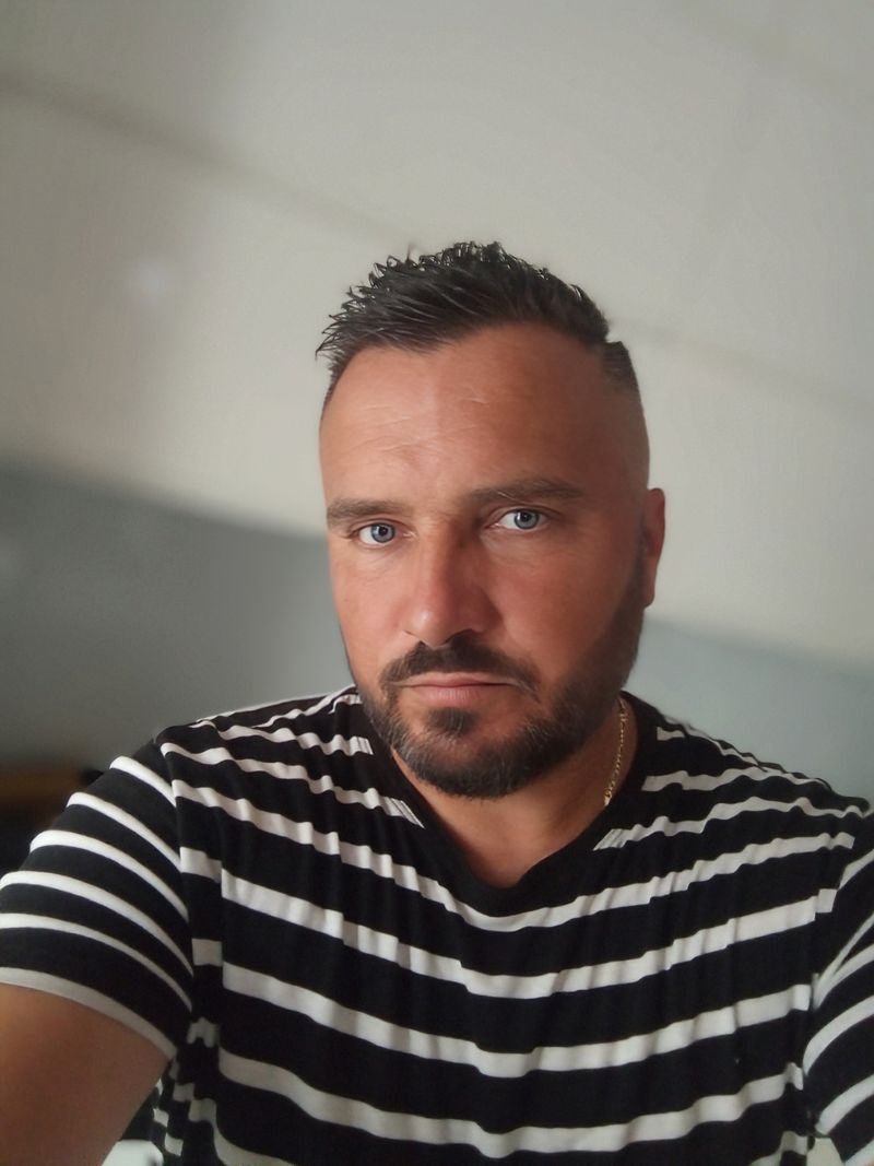 Damian, 44