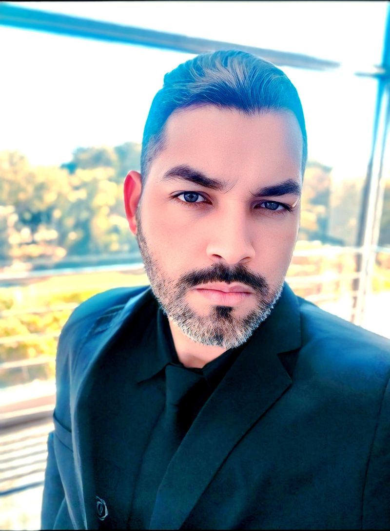 Tiago, 40