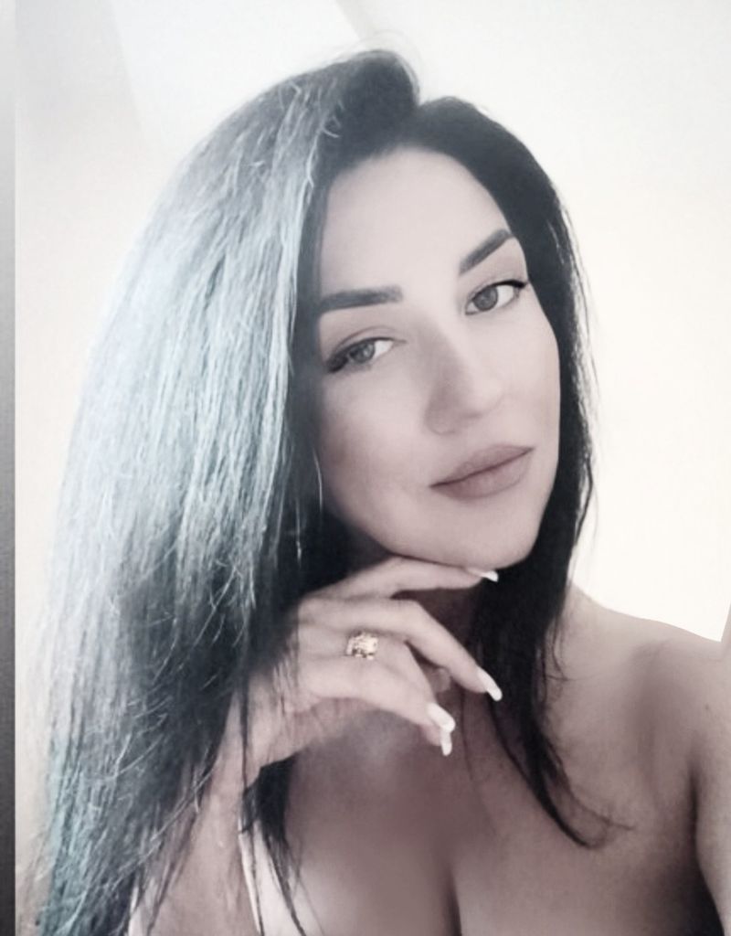 Lana, 45