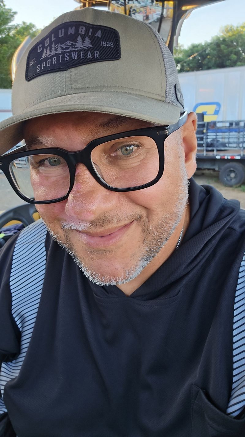 Luis, 49