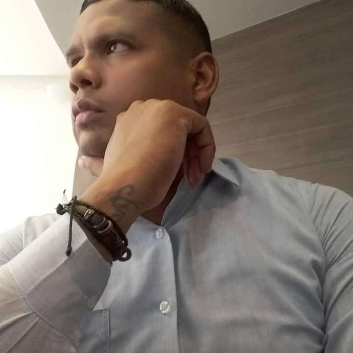 Luis, 40