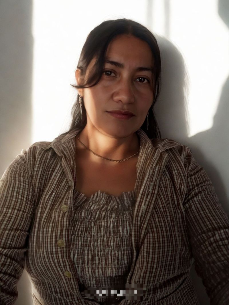 Elisa Msrtinez, 41
