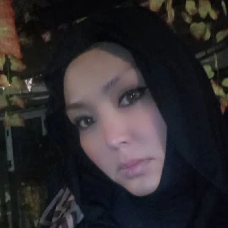Umida, 46