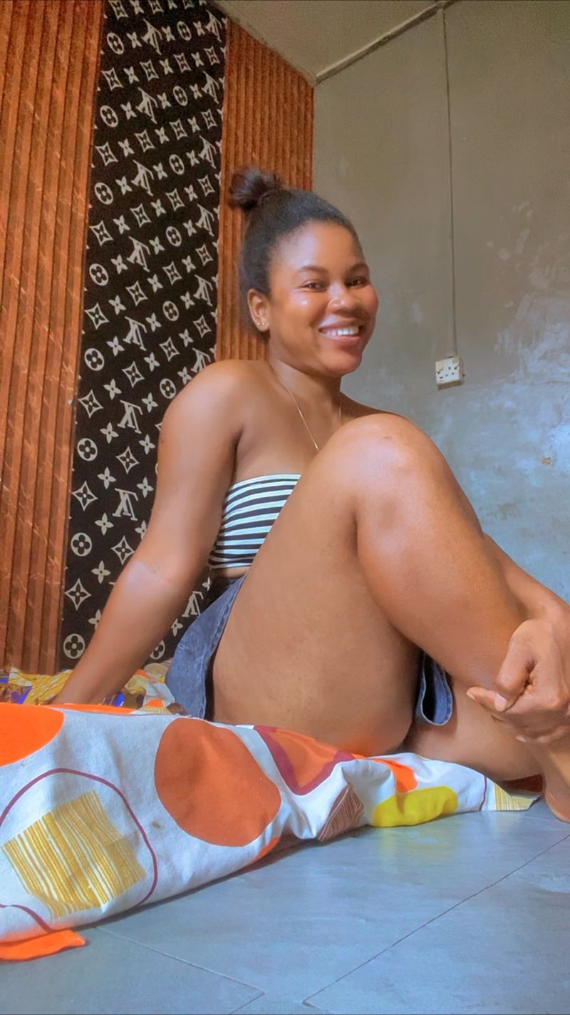 Katrine, 25