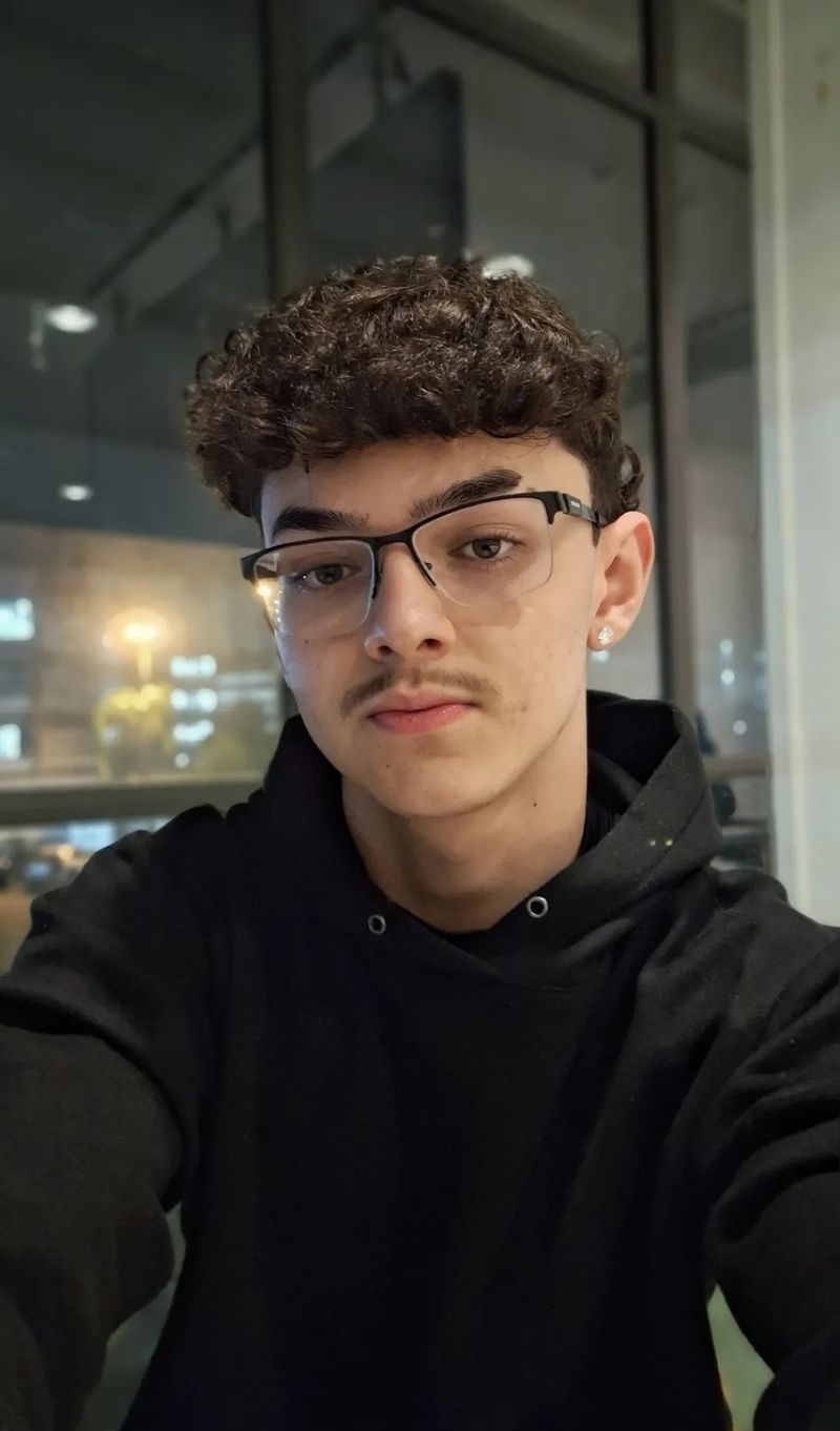 Enzo, 18