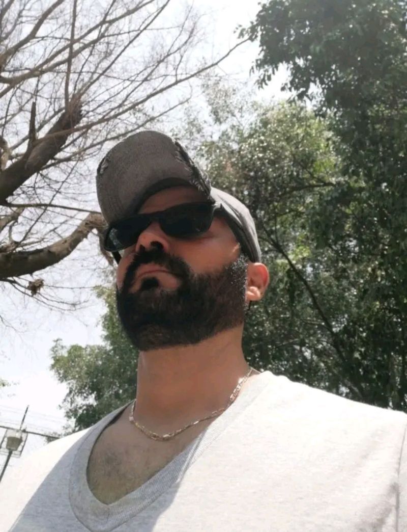 Alex, 48
