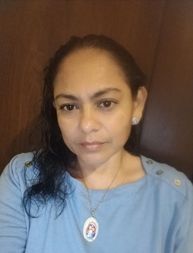 Veronica, 47