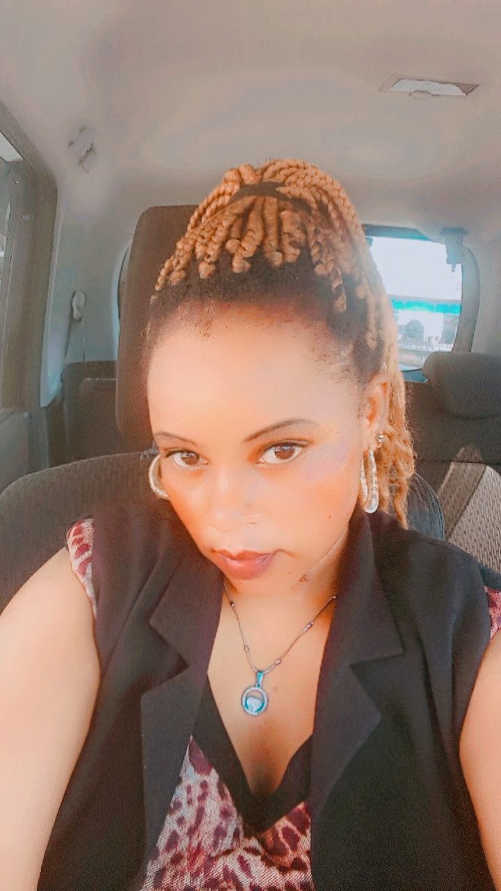 Tina, 26