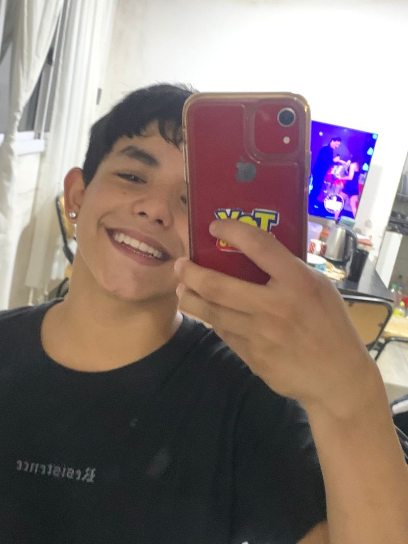 Alvaro, 20