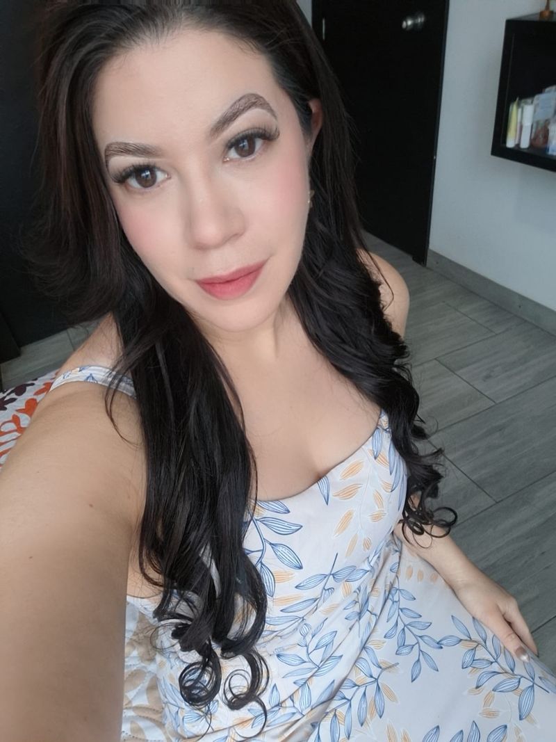 Carla Mendoza, 33