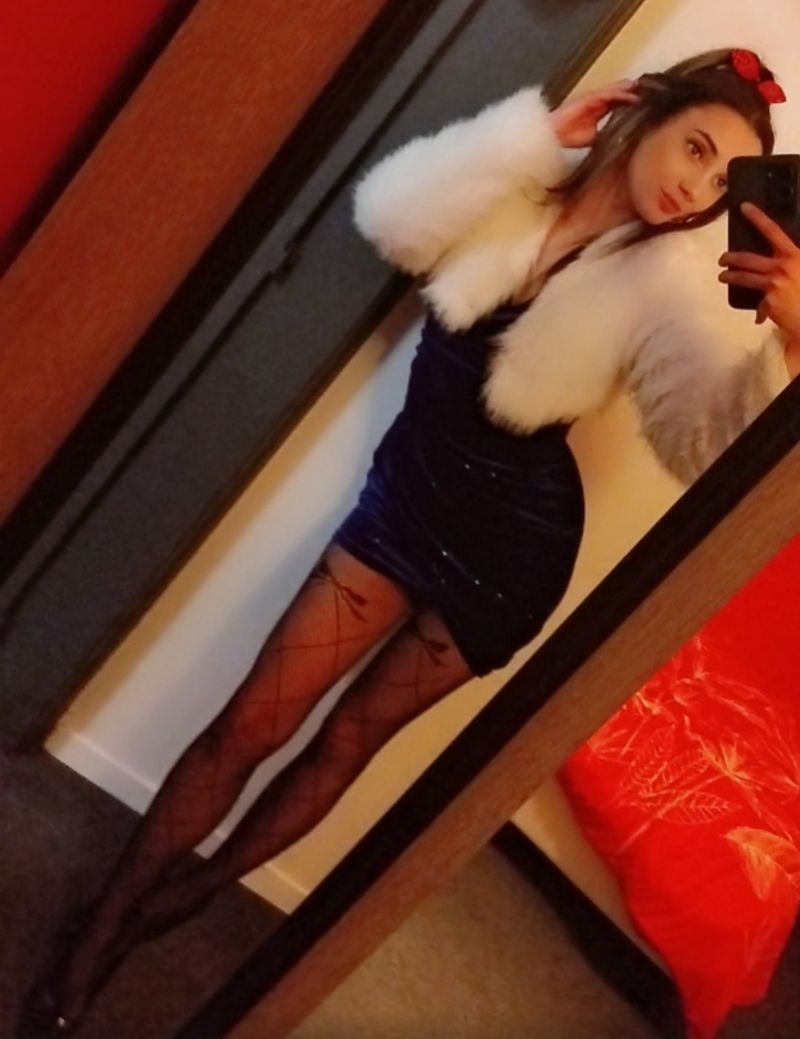 Maeva, 27