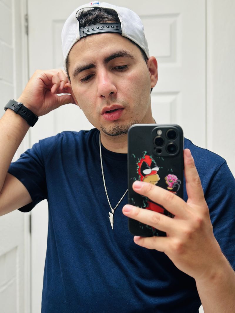 Angel, 32