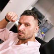 Lukas, 36