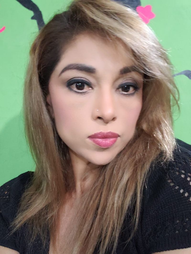 Hellen, 46
