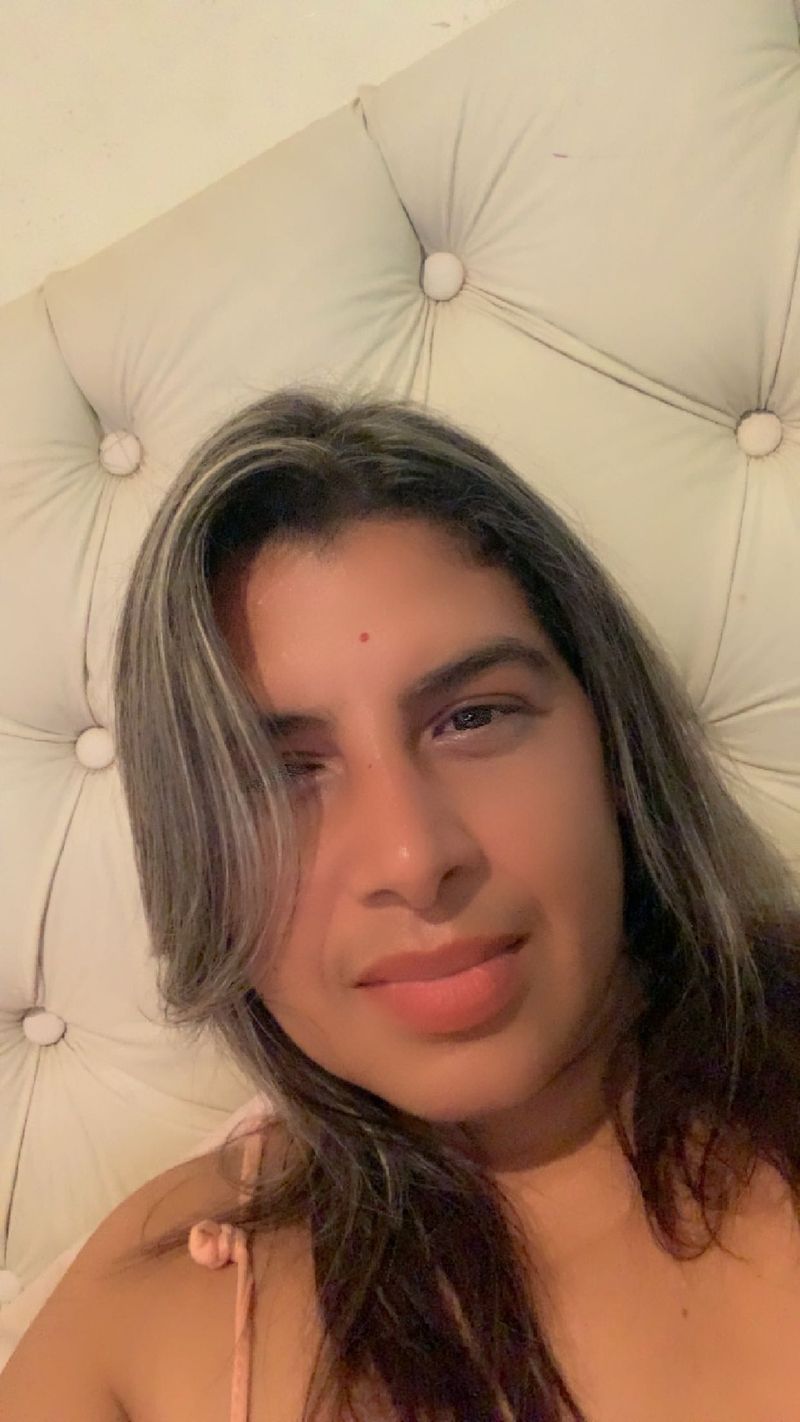 Glenda, 48