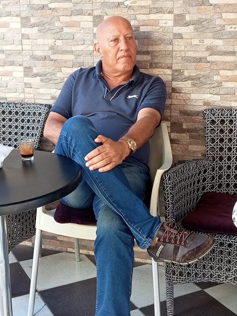 Zakaria, 49