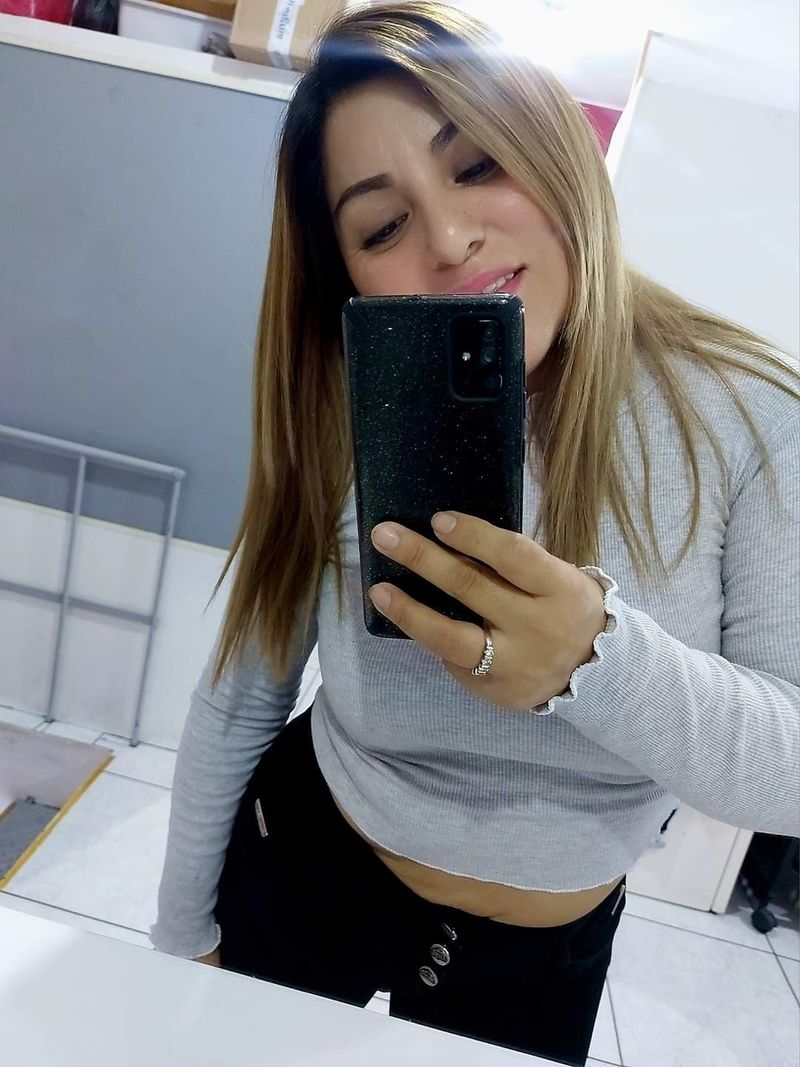 Meli, 32