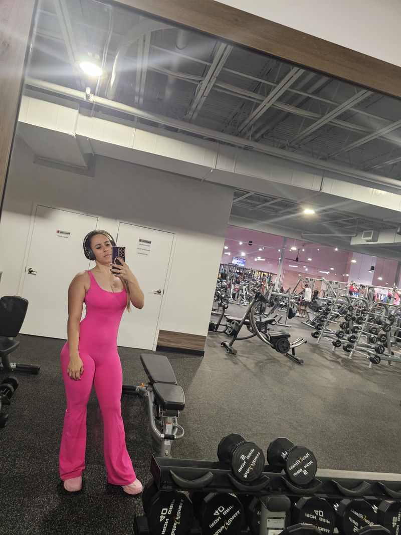 Lili, 29