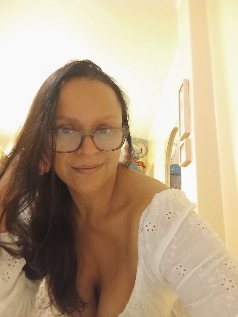Gina, 48