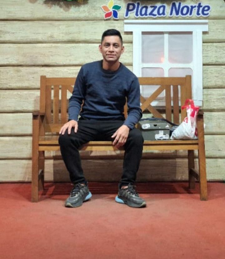 Dan, 35