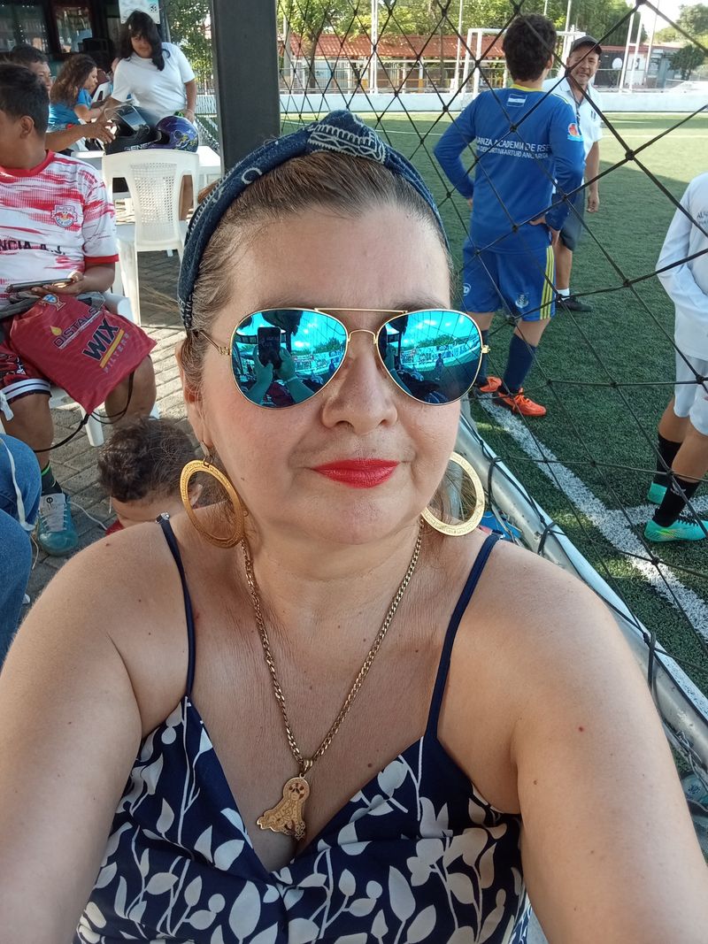 Esmeralda, 52