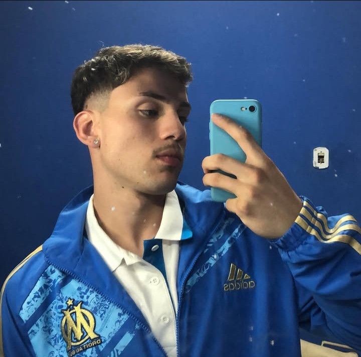 Lucas, 21