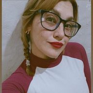 Adri, 38