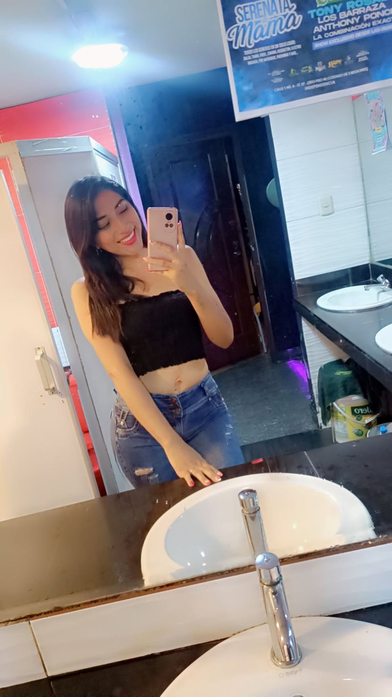 Lucy, 25