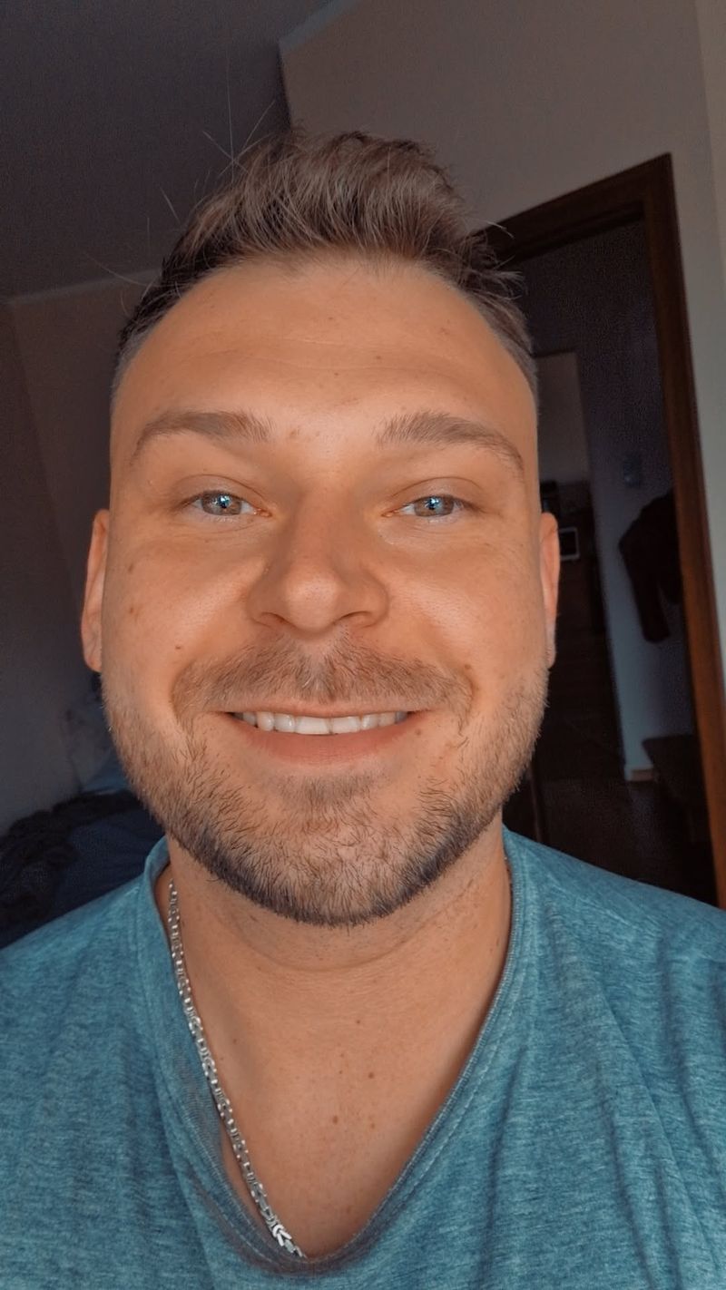 Paweł, 28