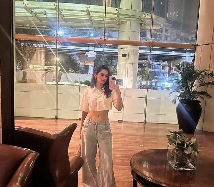 Anaya, 28