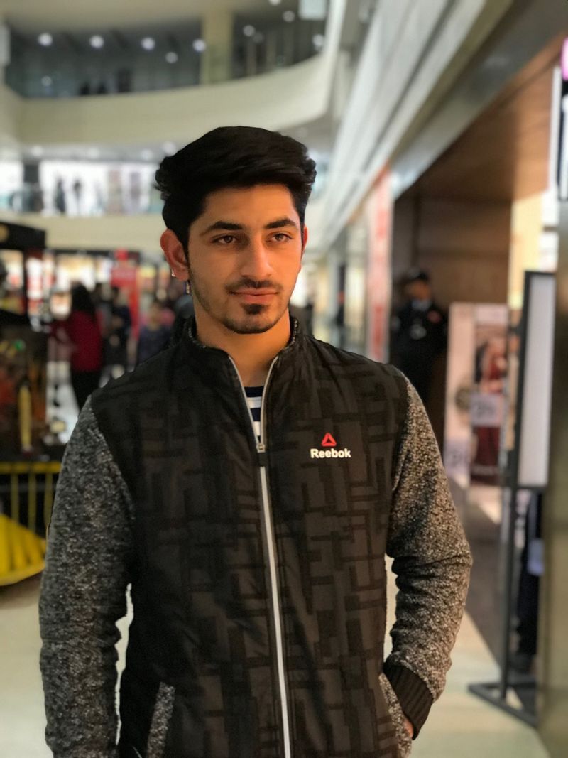 Zain, 29