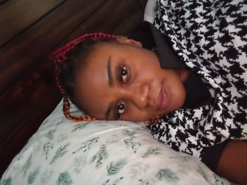 Catrine, 33