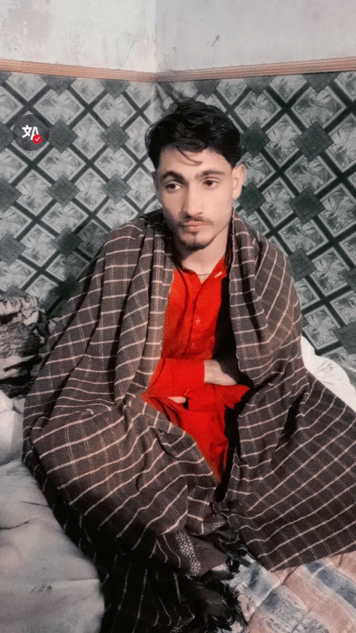 Khan, 21