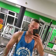 Jarek, 43