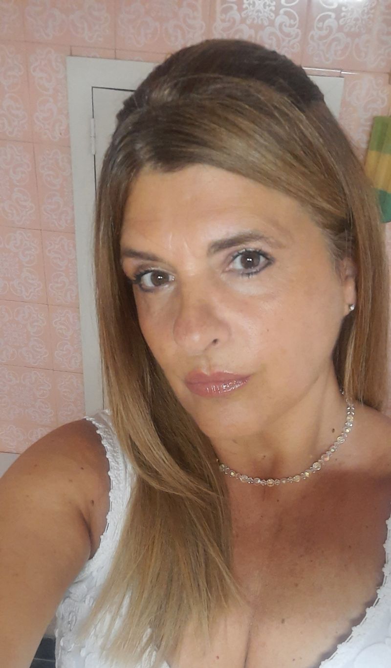 Andrea, 49