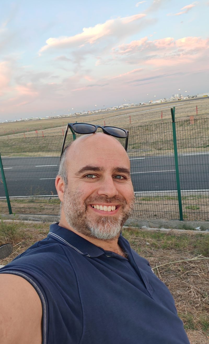 João, 40